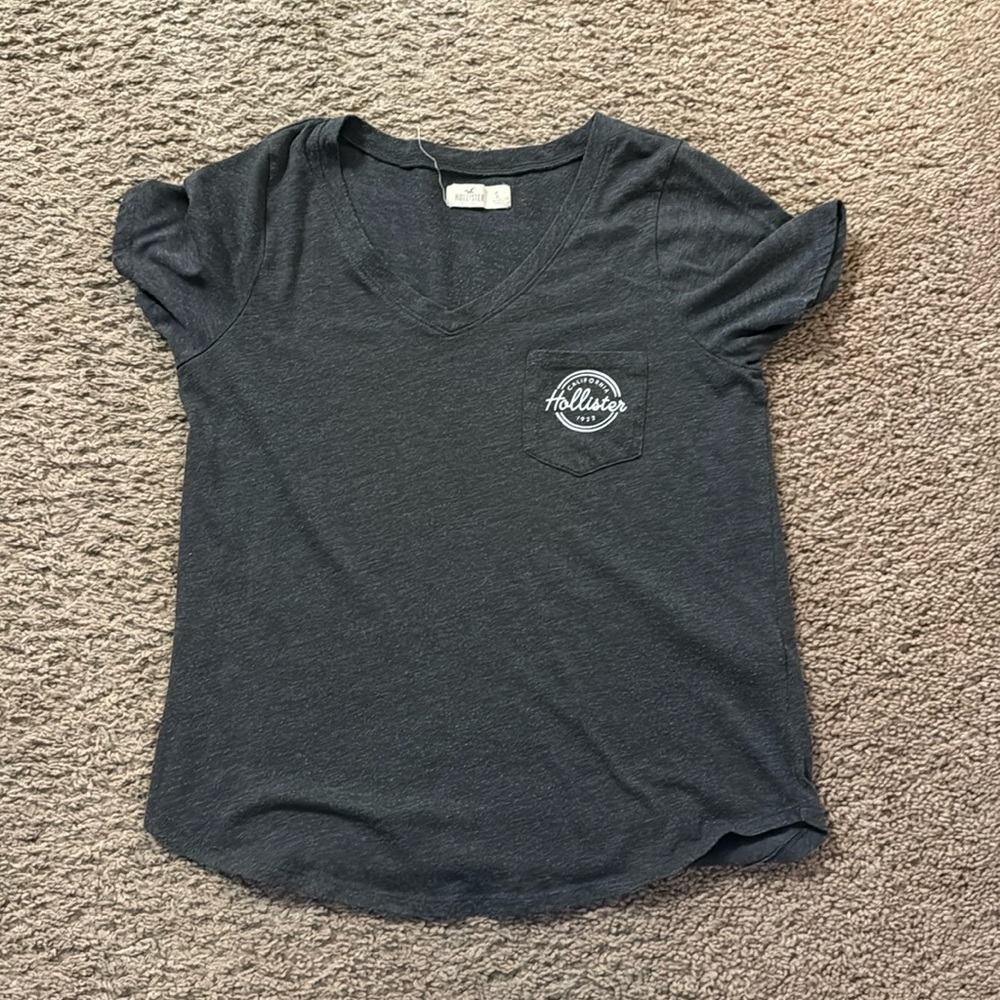 Hollister T-Shirt. Women’s Small. Dark gray. Chest pocket.